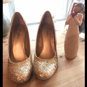 Gold Glitter Pumps ✨